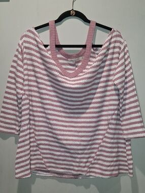 Beautiful Open Shoulder VNeck Top